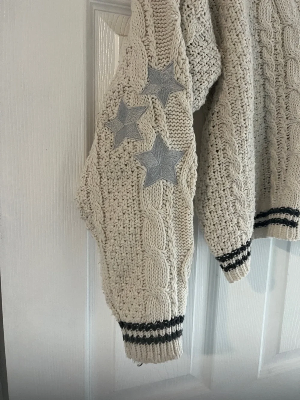 Taylor Swift Cream Cable-Knit Cardigan with Black Stripe‎ Trim- missing button